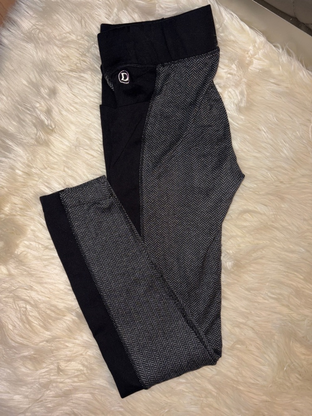 Black & Gray Herringbone Leggings - D (Unbranded)
